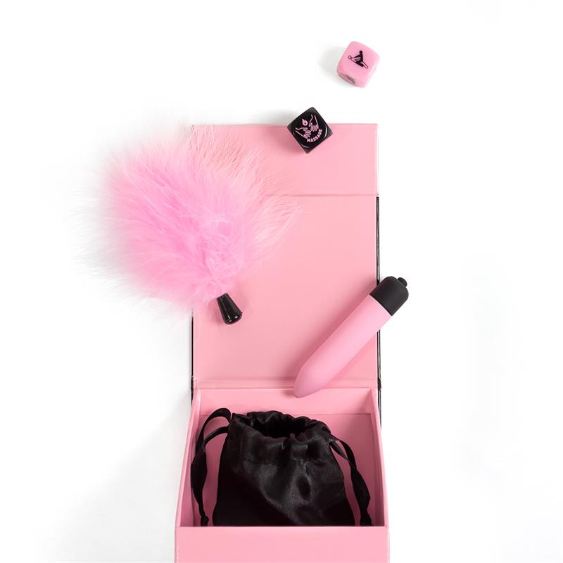 Kit Secret Pleasures Box CAJA DE PLACERES PARA PAREJAS DADOS + BALA VIBRADORA + PLUMERO- SECRET PLAY